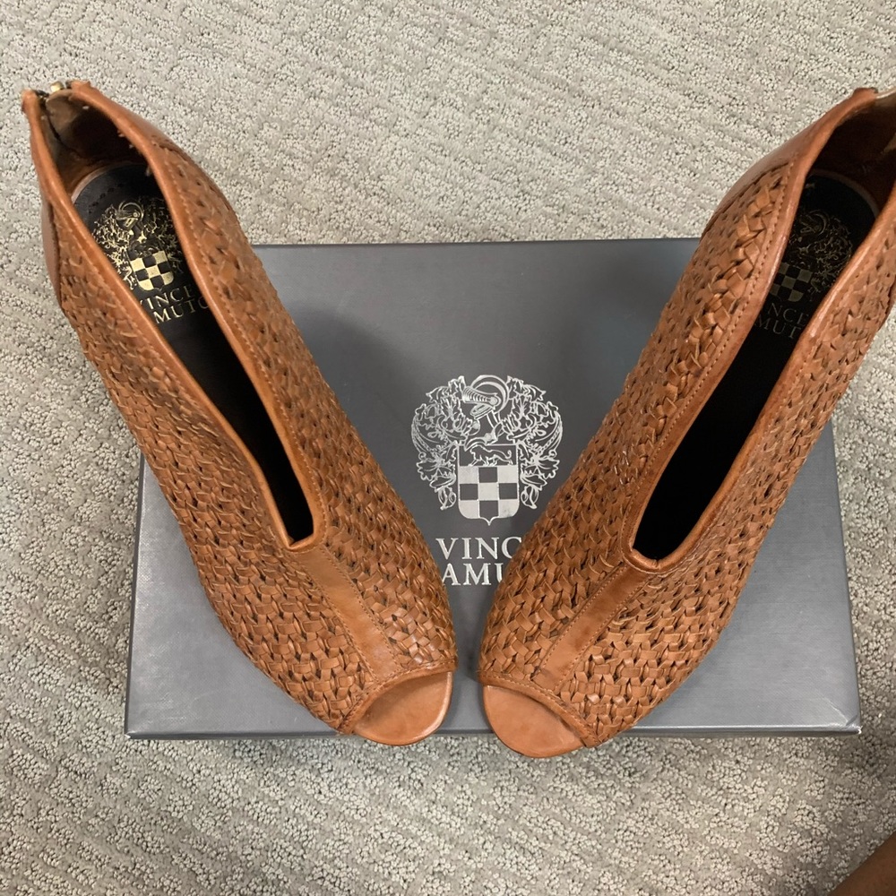 Vince Camuto Amelia bootie. Comfy & stylish!